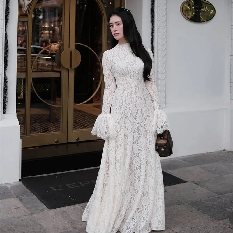 Élan Lace Maxi Dress
