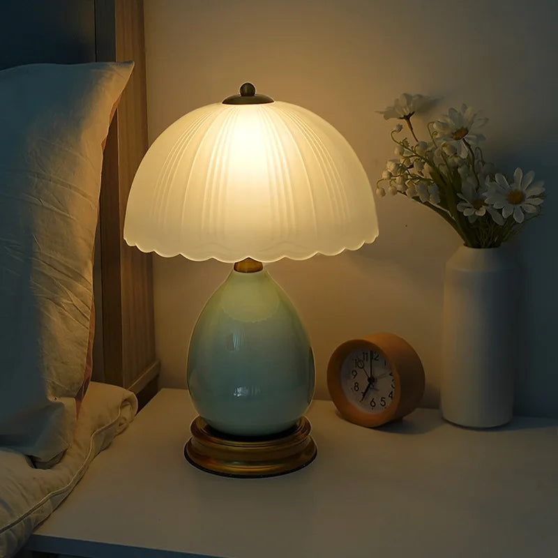 Nordic Retro Ice Crack Desk Lamp High-end Bedroom Bedside Lamp Dormitory Desk Study American Desk Lamp Light Luxury Creativity