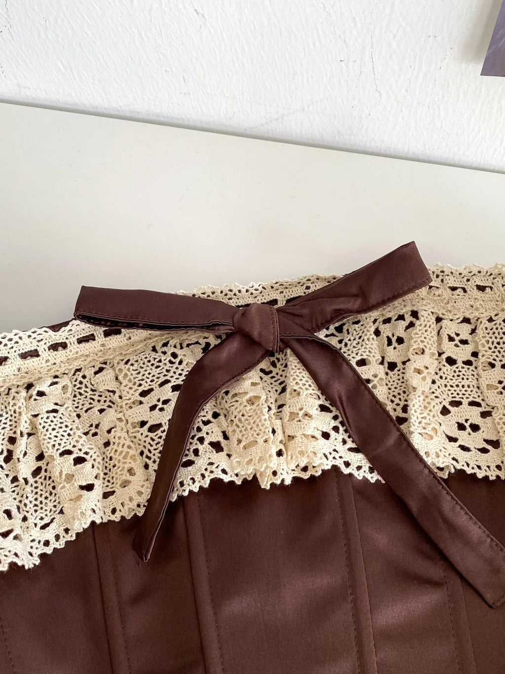 Retro British Style Lace Tie Fishbone Waist Crop Top
